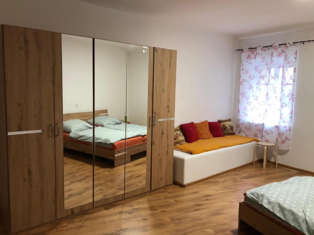 Apartment Am Schlosspark 2 Cheb Luaran gambar