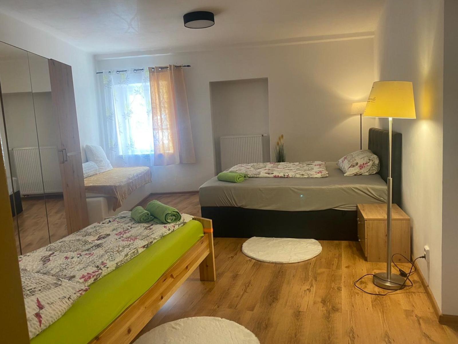 Apartment Am Schlosspark 2 Cheb Luaran gambar